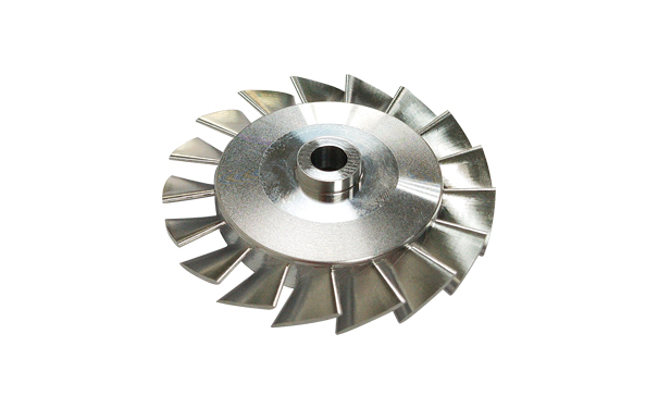 Ce este prelucrarea CNC cu patru axe